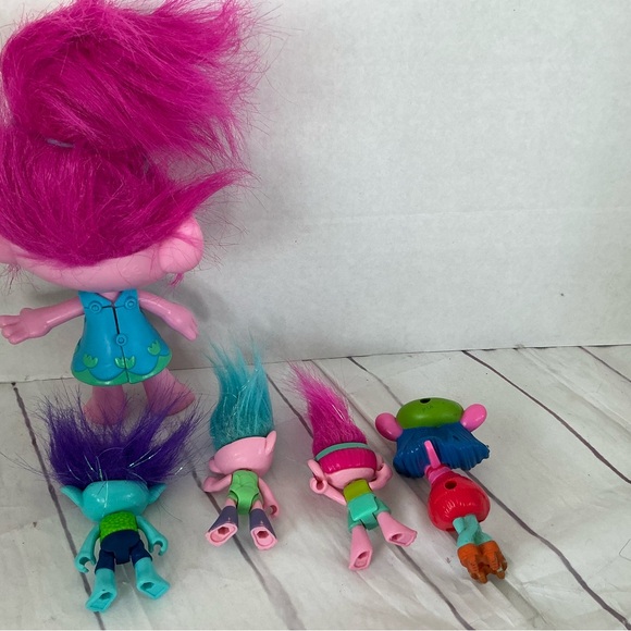 Hasbro 2019 Trolls POPPY TROLL Plastic Toy Figure And friends set of 4 - Picture 4 of 7